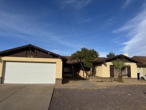 5736 W Shangri La Rd Glendale, AZ 85304